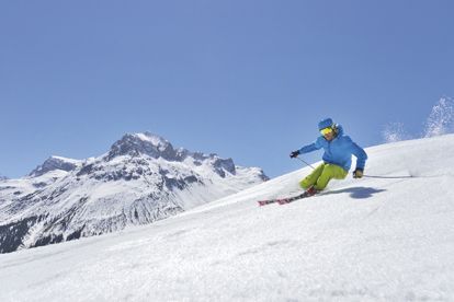 LechZuersTourismus_Sonnenskilauf-Lech-Zurs-Tourismus-by-Sepp-Mallaun
