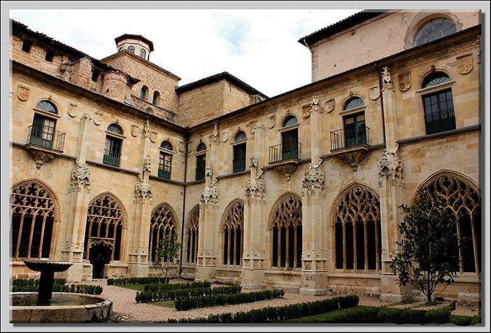 Claustro-Gotico-Flamigero