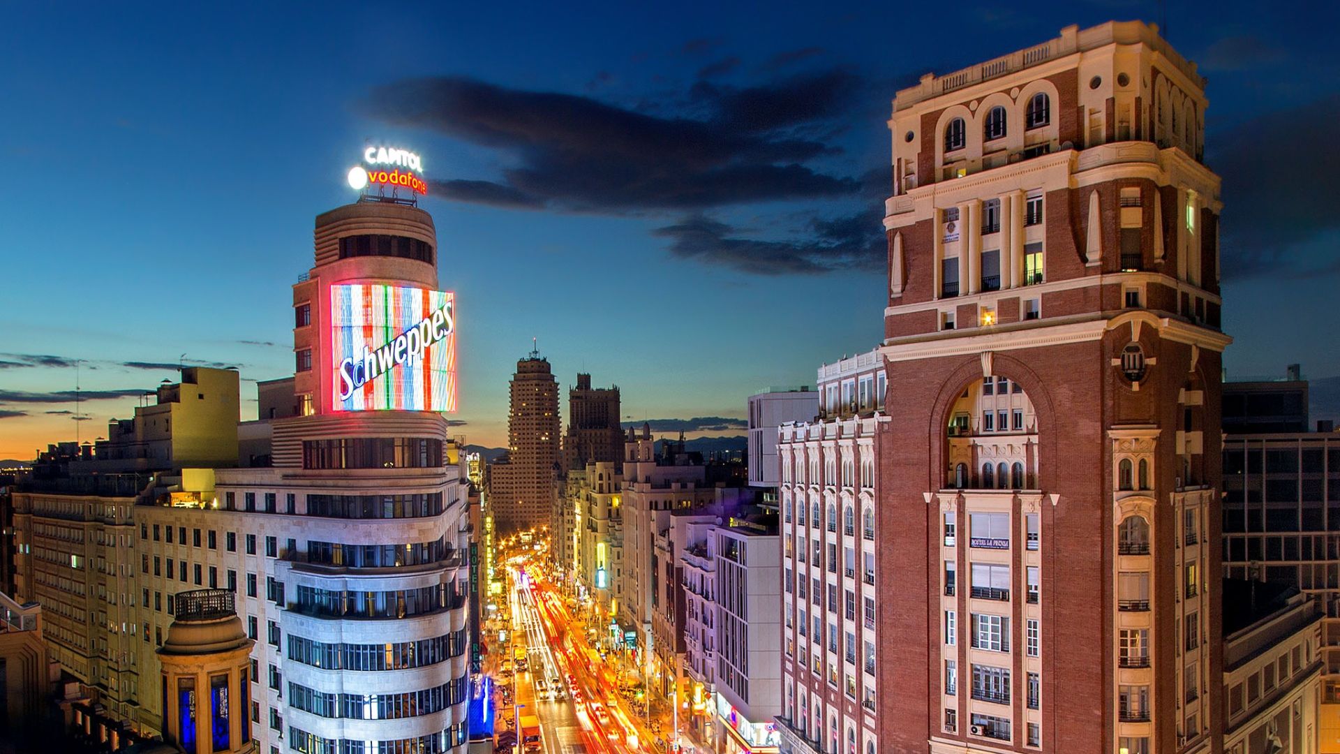 Gran Vía de noche