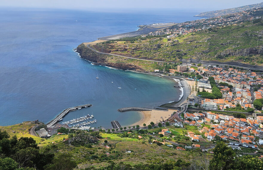MADEIRA,  LAVA, OCÉANO Y LUZ